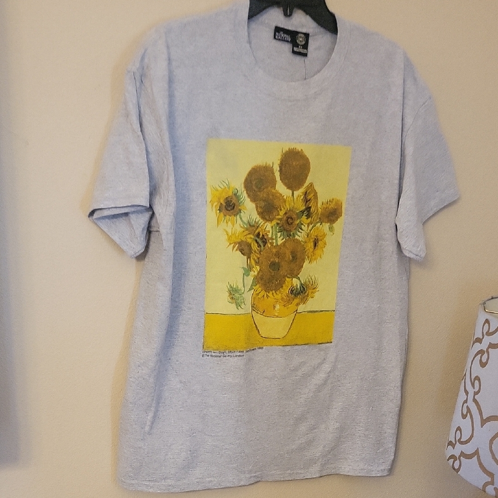 Urban Outfitters Gray Tee with Yellow Sunflower Art